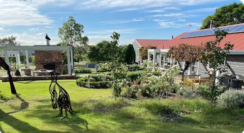 Cooinda Estate: Homestead/Cellar