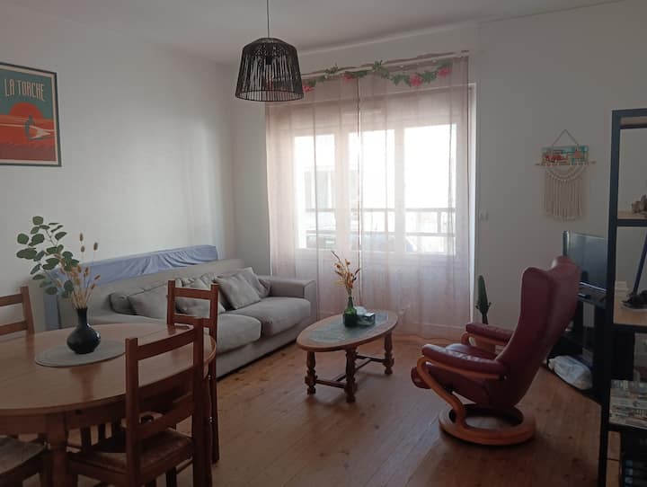 T2 + Terrasse, Tout à Pied ! - Lorient