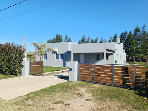 Airbnb con mejor rendimiento: Ideal accommodation for 12 guests en Departamento Uruguay