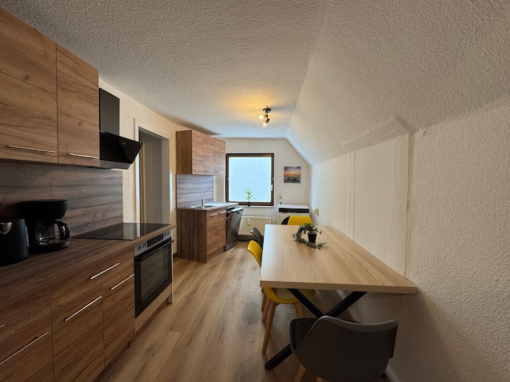 3-zimmer-monteurswohnung In Zentraler Lage - Neumünster