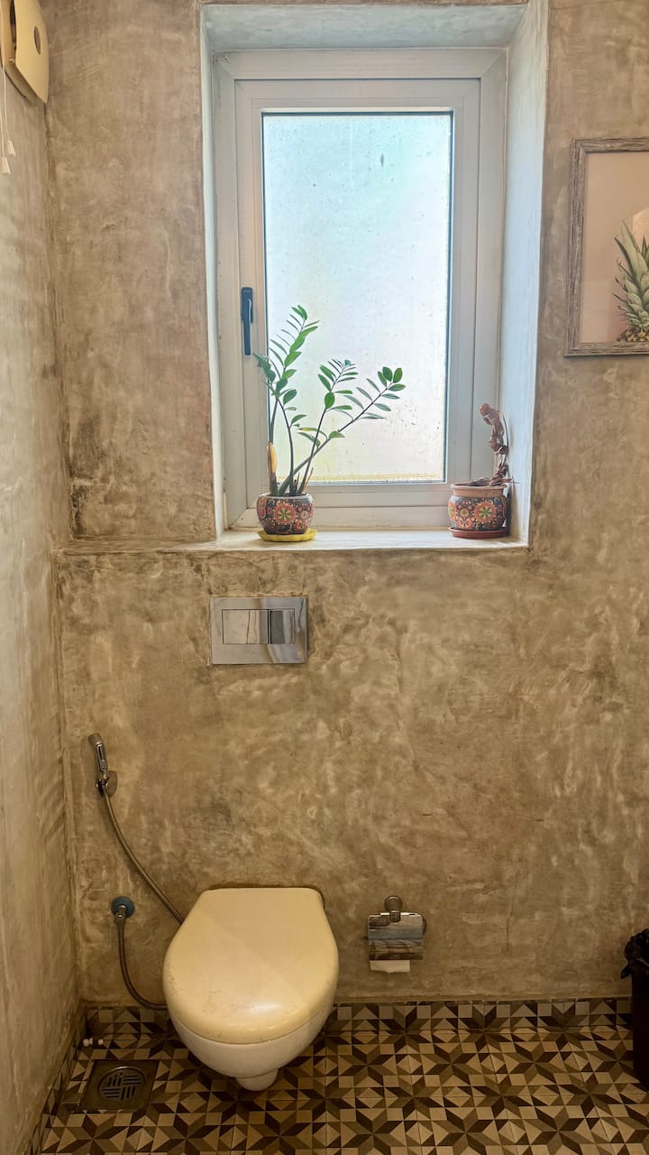 Full bathroom 3 image 2