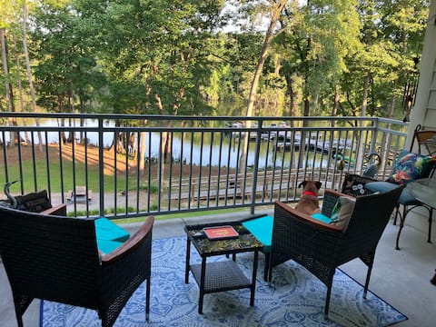 Lake Life Living-W/Boat waterfront condo