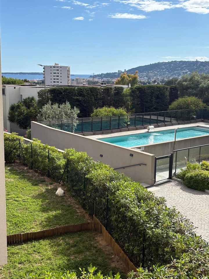 2 Pièces Avec Terrasse Et Piscine St Jean Antibes - Juan les Pins