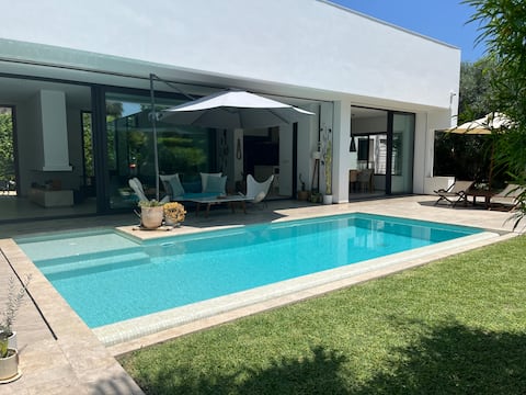 Bungalow at "Villa Bonheur" with shared pool