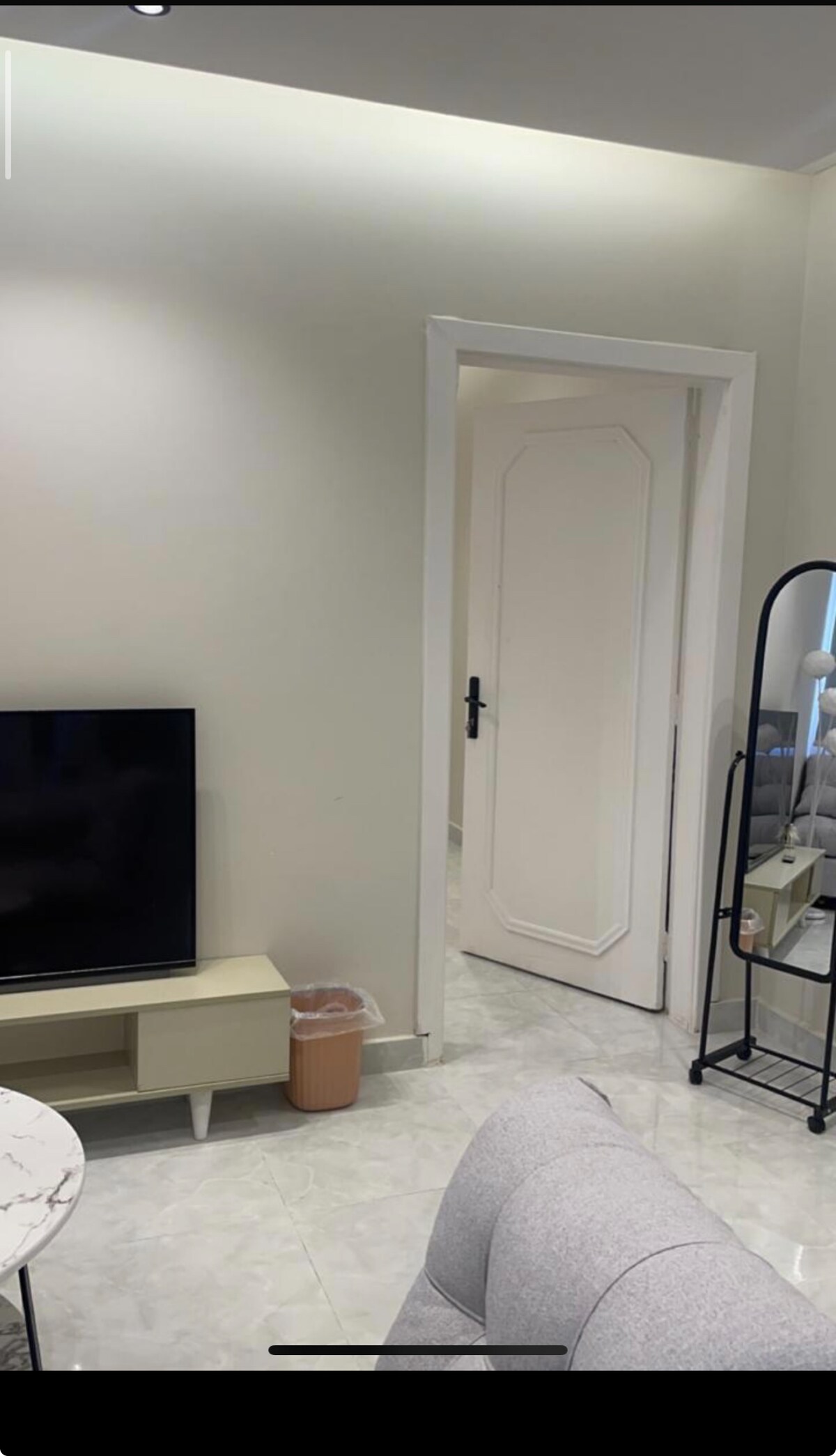 Apartment with a room and a living room, smart access - Apartments for ...