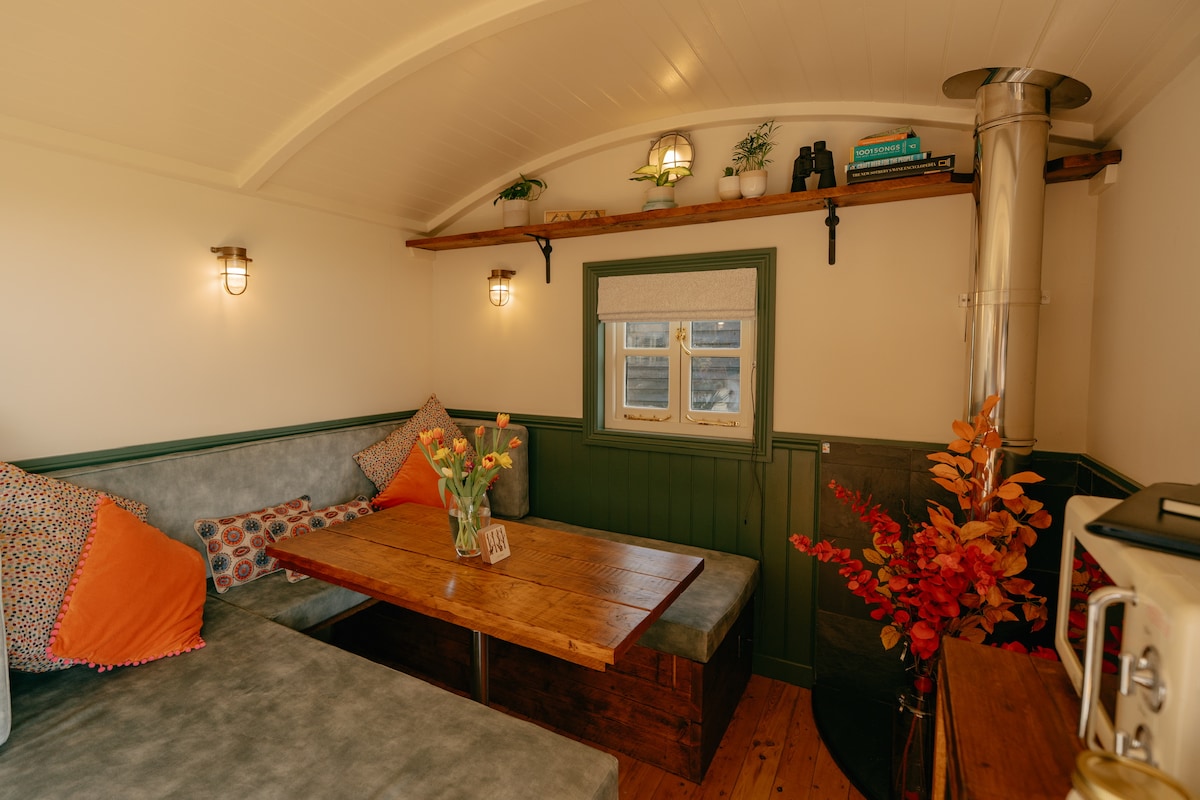 Popular Airbnb listing: Little Puckridge in Chigwell
