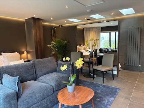Popular Airbnb listing: The Gite in Bolton
