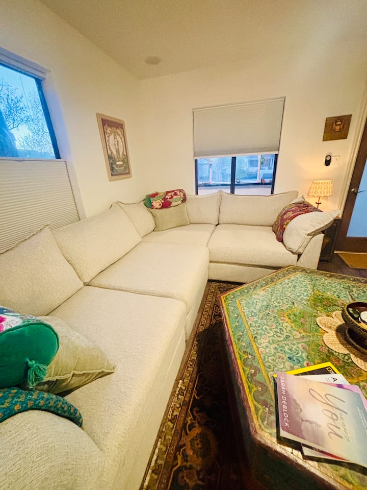Stylish, Updated Bunglow - Montrose, CO