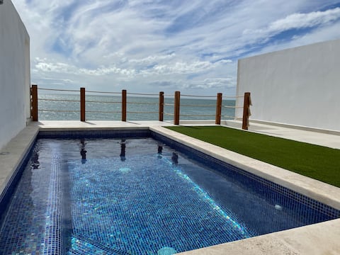 House on the beach with heated pool, Captain 1