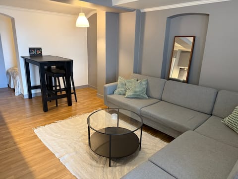 Apartment with sleeping alcove