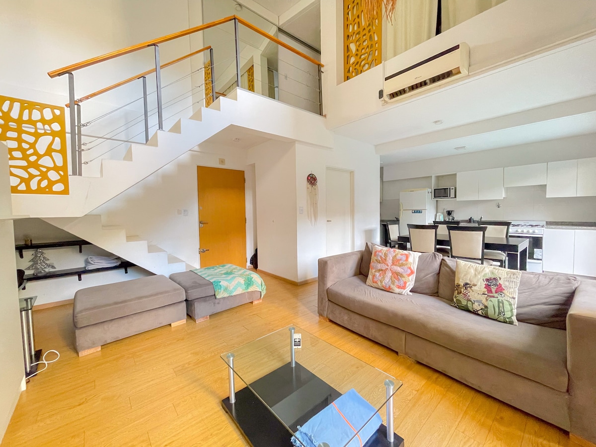 Loft dúplex con pileta climatizada privada y patio en Palermo