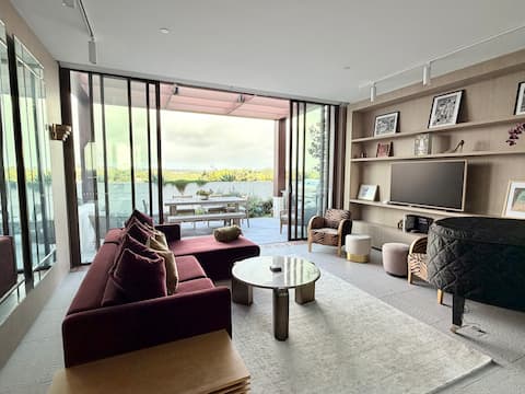 Top performing Airbnb: Sydney Designer Penthouse | 3 Bed, 3 Bath, Parking in Redfern