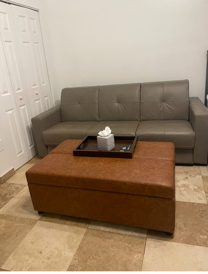 Ocean View Studio Apartment In South Beach - Miami Beach, FL