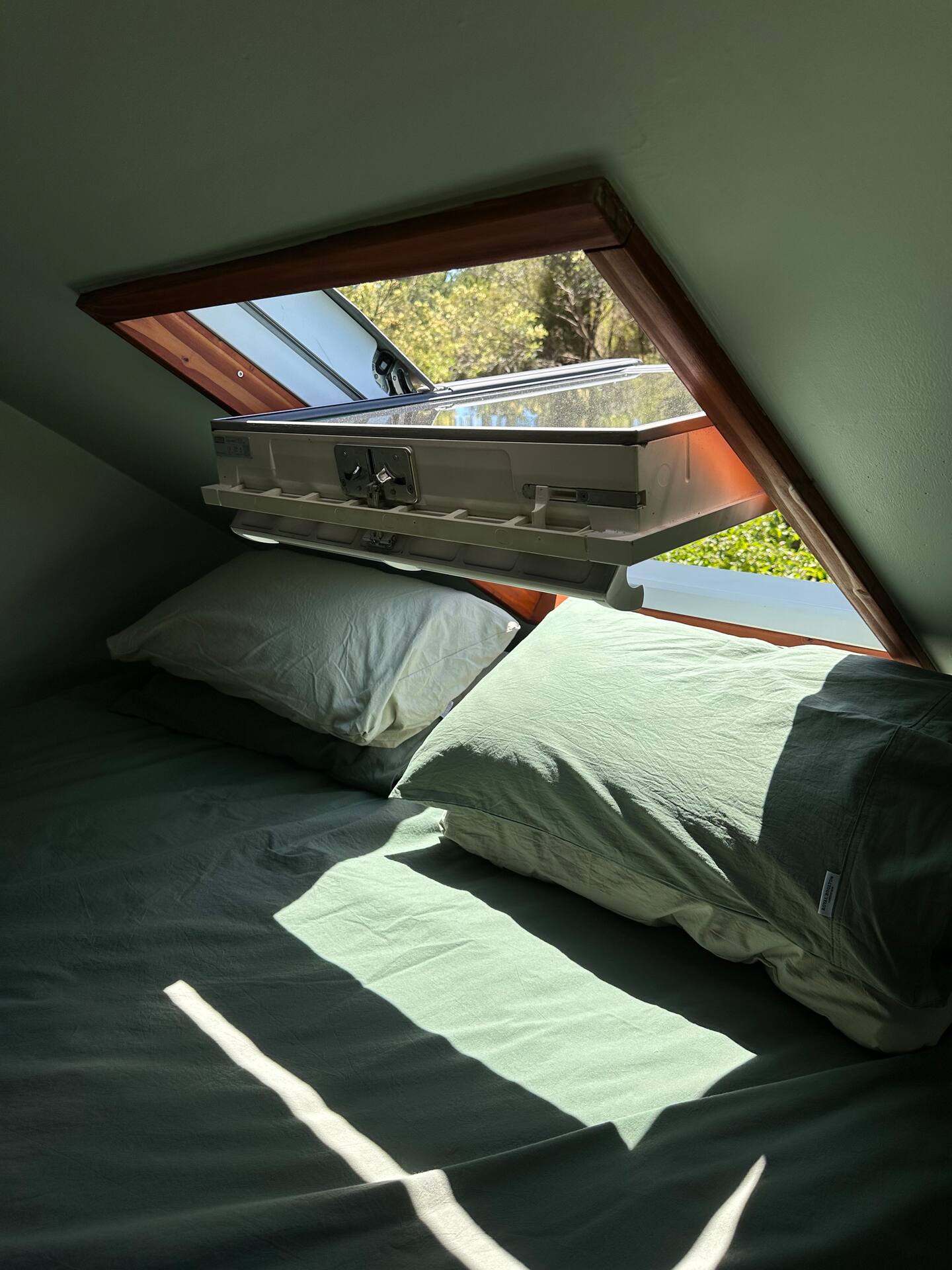Woodend Retreat - Off Grid Eco Tiny Home 4