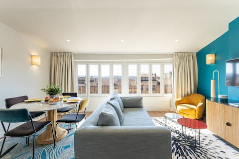 Top performing Airbnb: Cours Mirabeau | Panoramic View | Full Comfort in Aix En Provence