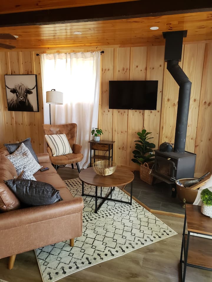 Lakeside – Cozy Cottage Getaway - Kawartha Lakes