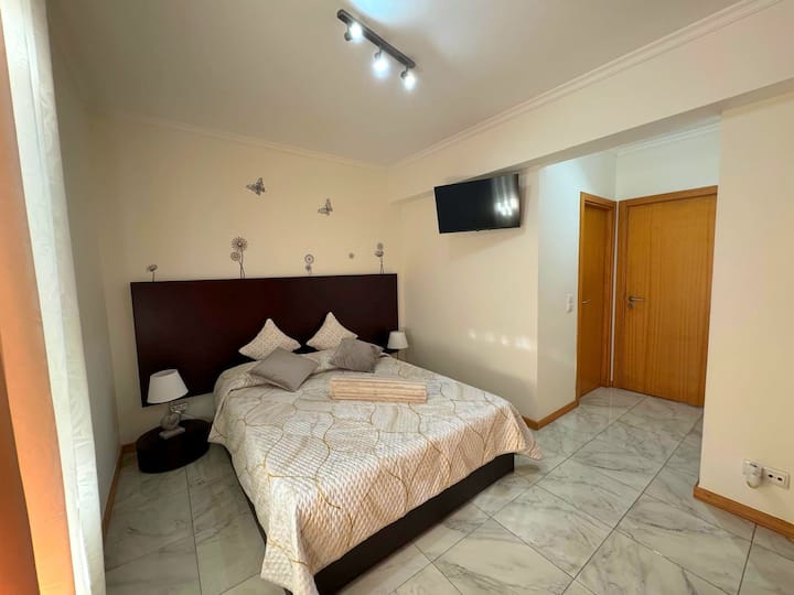 Habitación privada con baño privado para mayor comodidad y privacidad.