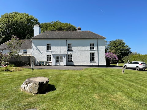 Gorgeous Mansion House Park/Coast Location Slps 18