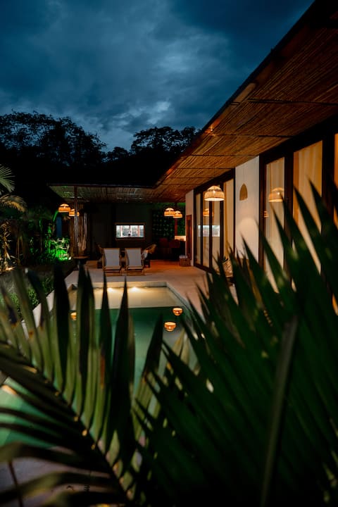 Exclusive private cabin with pool and jacuzzi