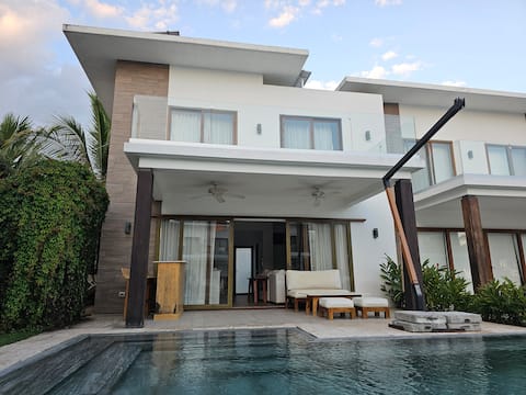 Villa B8 · Your Holy Week up to 20% OFF