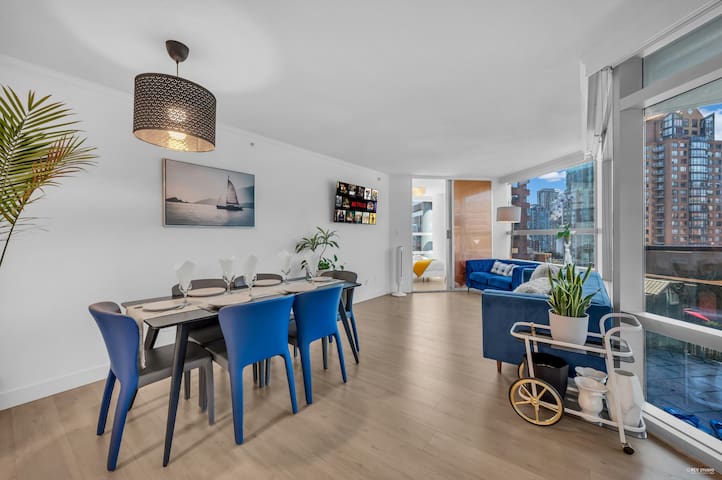 Modern DT Stay | Hotel Style | Free Parking + A/C