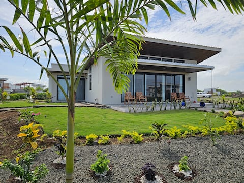 Casa BELA Mar Oceanfront Luxury 3-bedroom Gran Pacifica