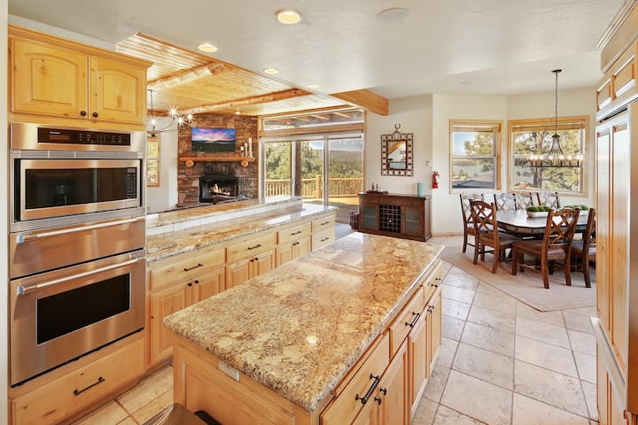 Full kitchen image 1