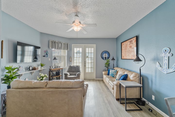 “2 Minute Walk To The Beach”
Island Palms - Corpus Christi