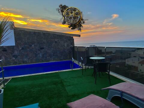 Duplex with pool and sea view