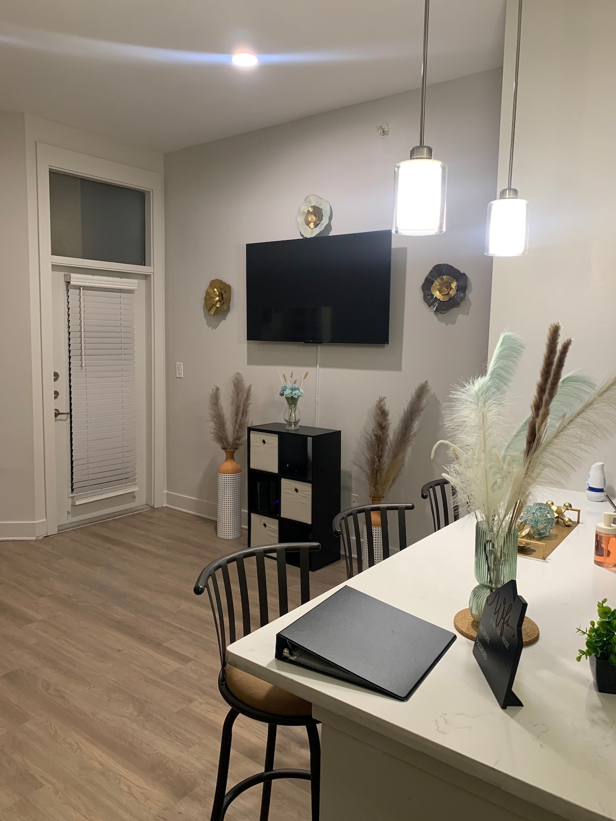 Popular Airbnb listing: Modern Dallas Stay | Deep Ellum + Patio in Deep Ellum