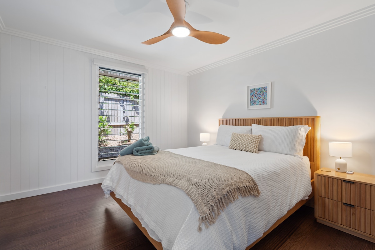 Dormitorio 3, cama tamaño queen.