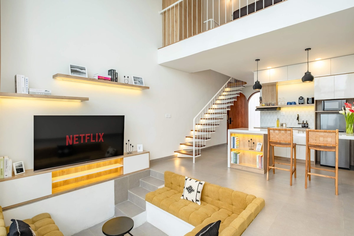 Villa in South Kuta · ★4.78 · 1 bedroom · 1 bed · 1 bath, Airbnb сравним