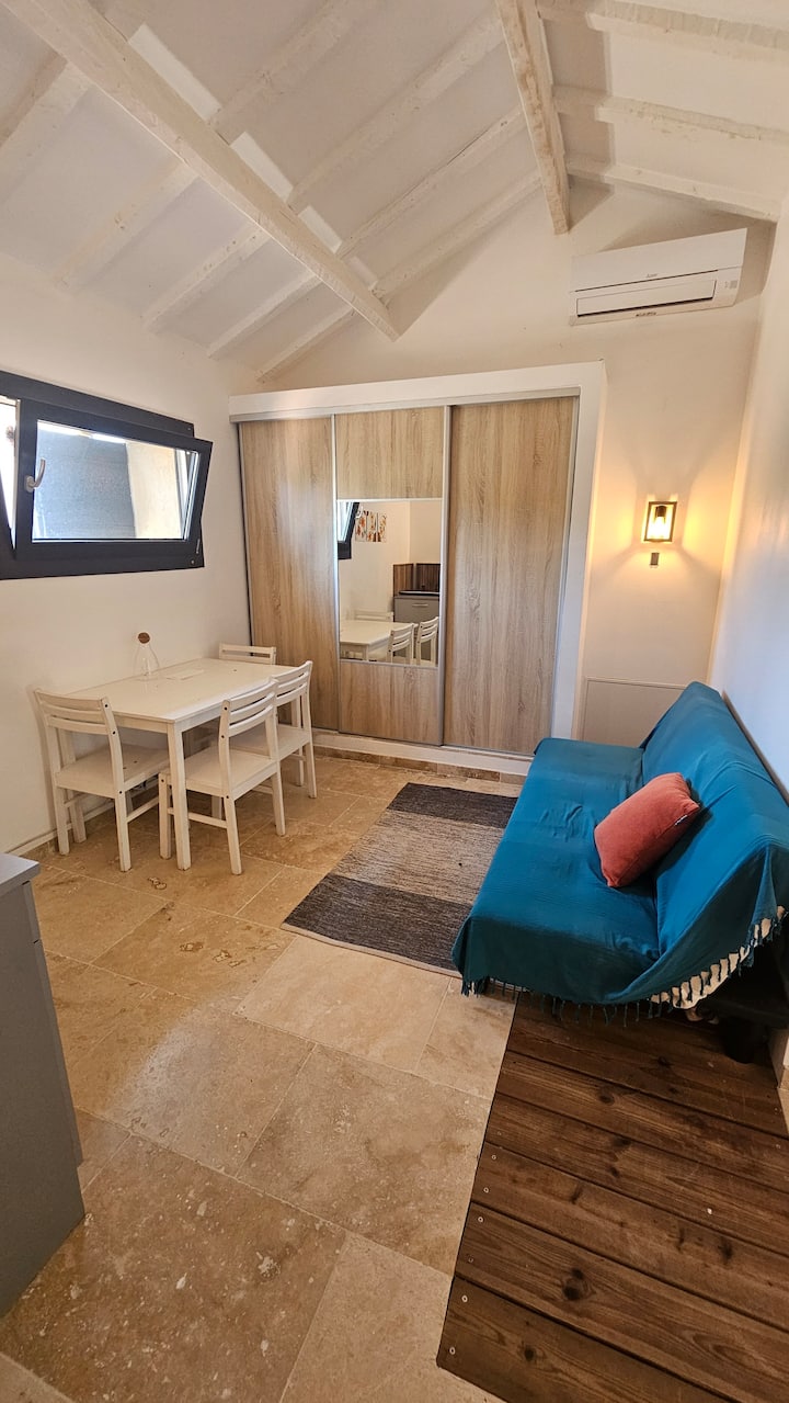 2 Chambres, Salon, Douche. - Puget-sur-Argens