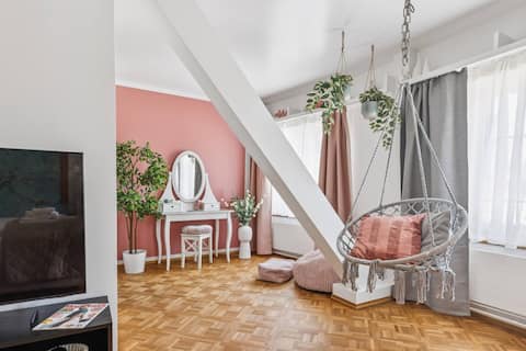 Old Town Zurich Penthouse | Rooftop Terrace | AC