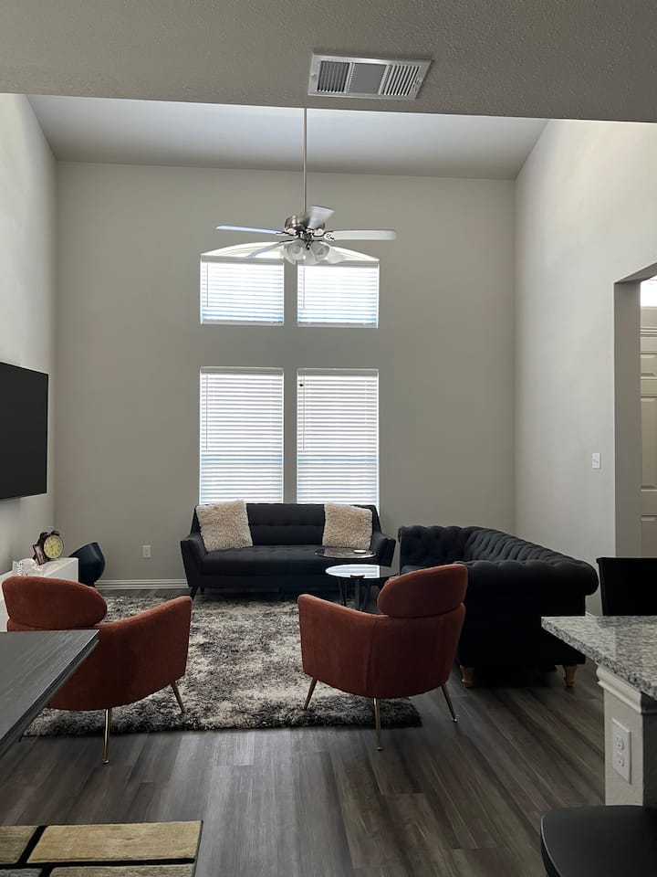 Modern Denton Stay,1br,near
Unt/tw - Denton, TX