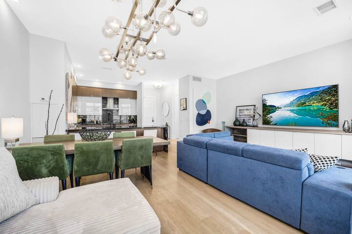 CN Tower View 4BD Penthouse+Rogers Centre+Parking