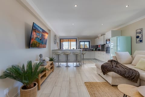 Successful Airbnb property: Luxury Ocean View Rooftop Penthouse-Large Terrace in Portimão