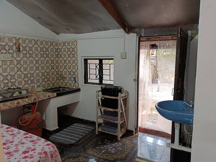Full kitchen image 4