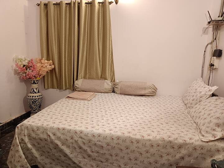 Bedroom 1 image 1