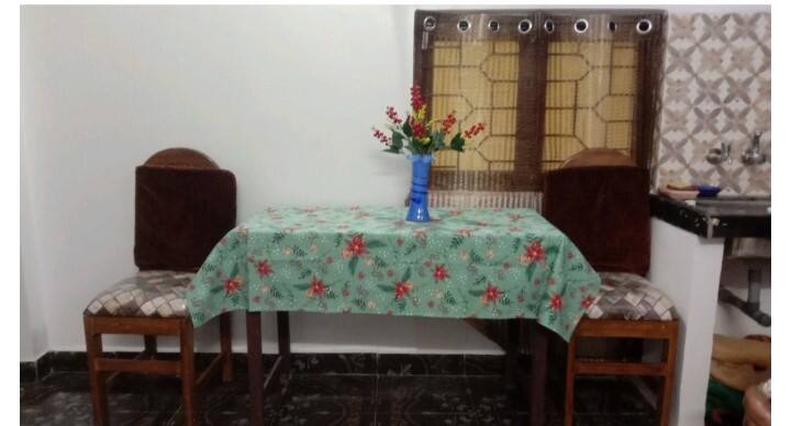 Dining area image 1