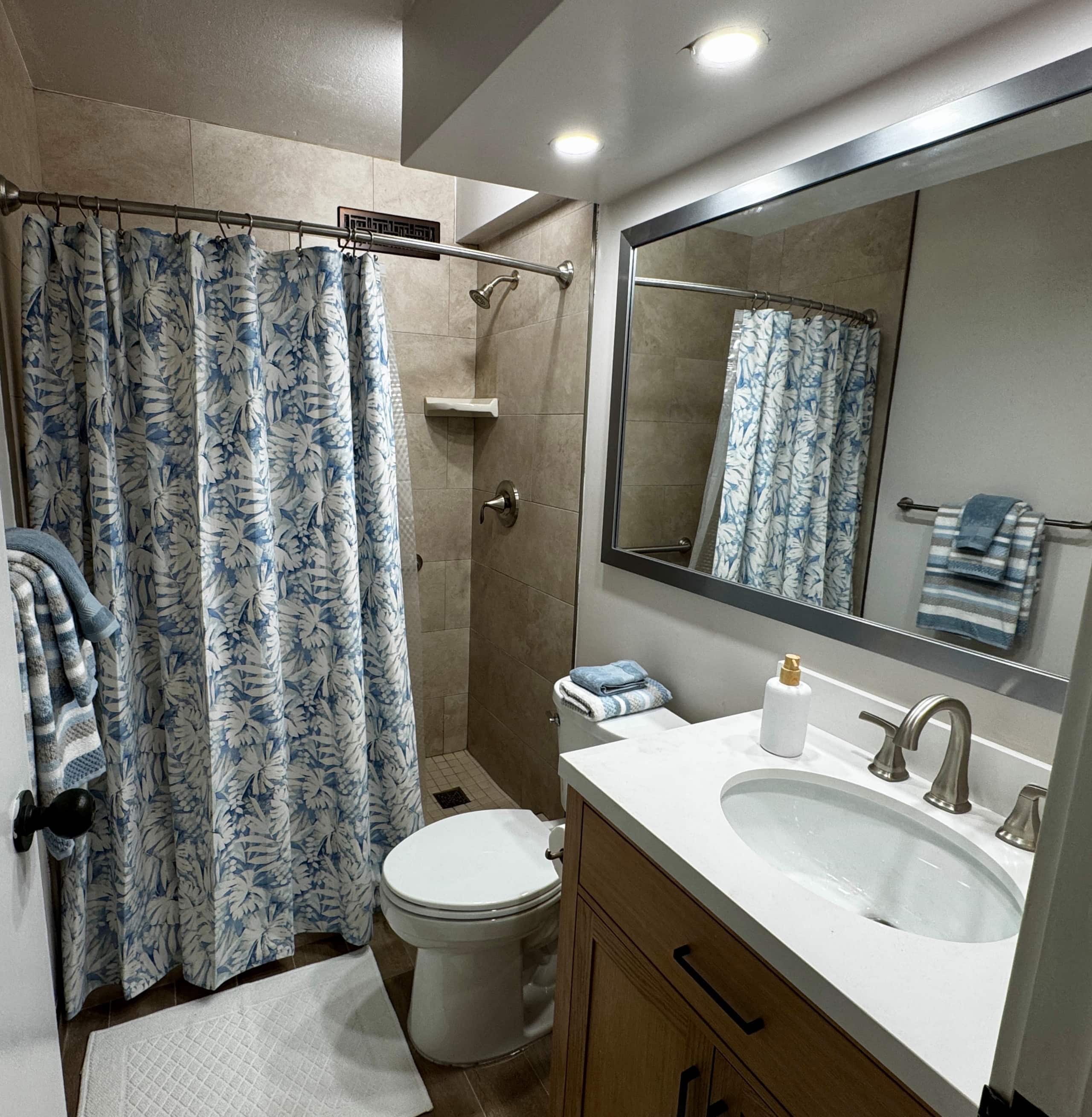 Condo in Princeville · ★5.0 · 1 bedroom · 3 beds · 2 private baths - Image 15