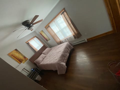 Charming In-Law Suite in Newly Renovated Farmhouse