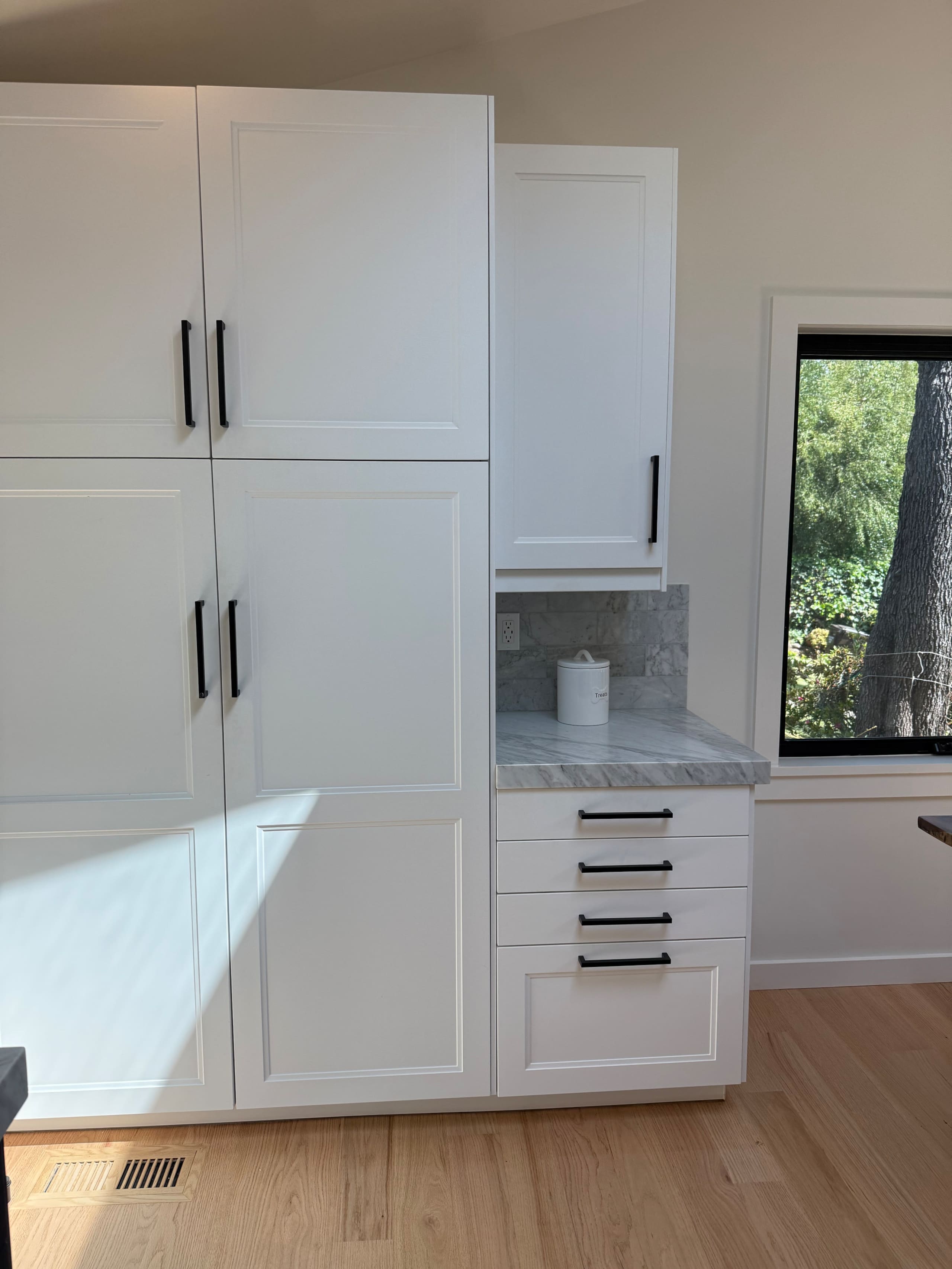 Newly Rebuilt 2025 Home with Spa Bath & Fireplace - Photo 6