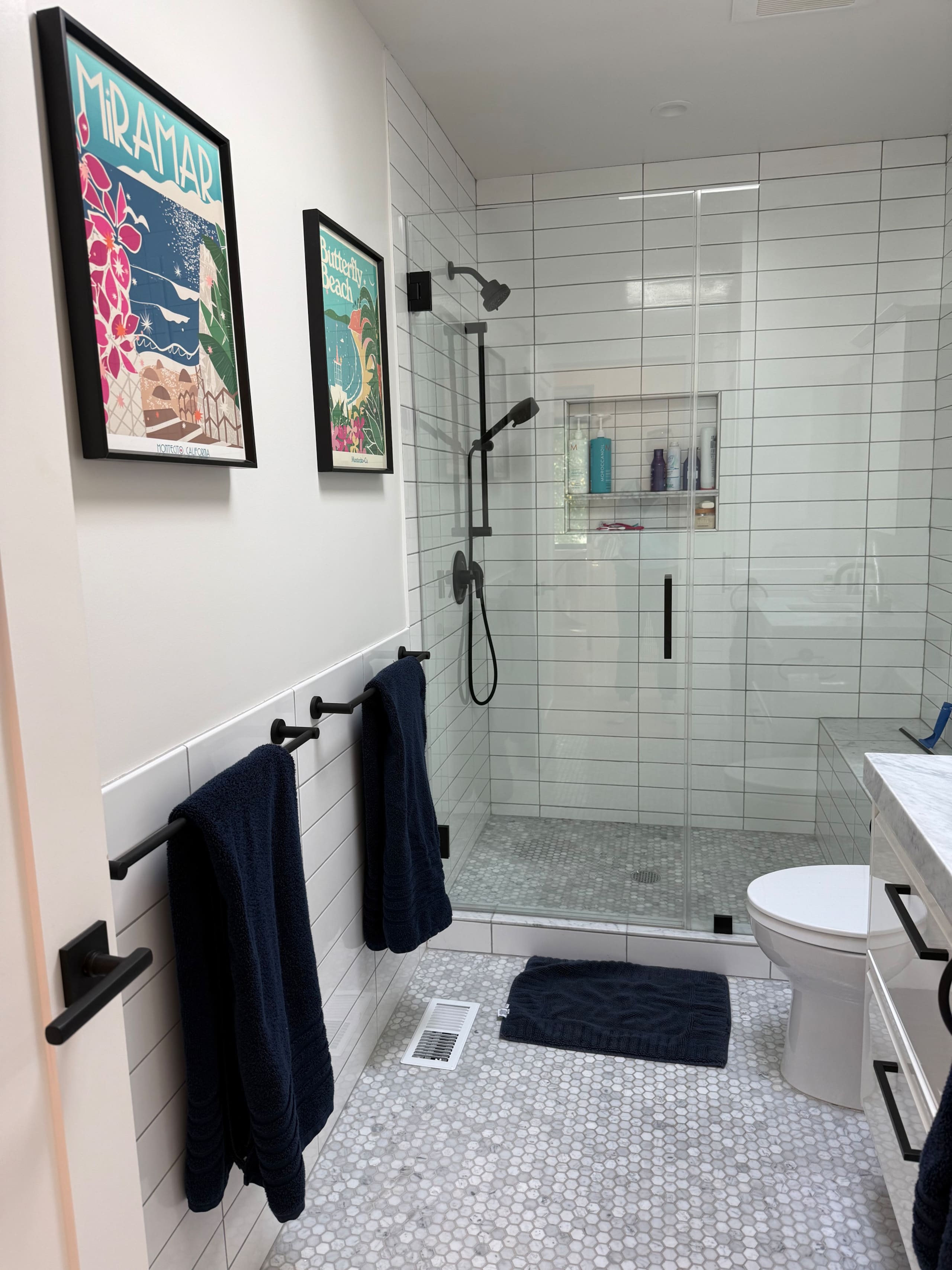 Newly Rebuilt 2025 Home with Spa Bath & Fireplace - Photo 8
