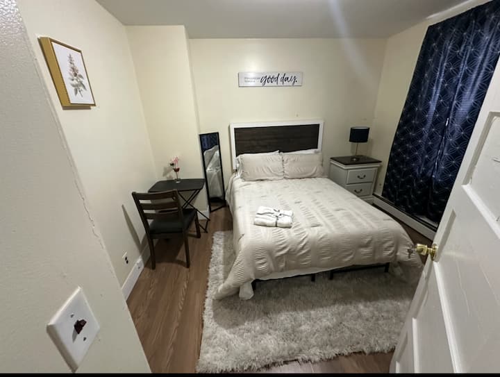 West End Beautiful Room C - Bloomfield, CT