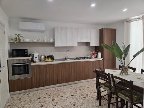 Popular Airbnb listing: Casa Cortile Martello in Cefalù