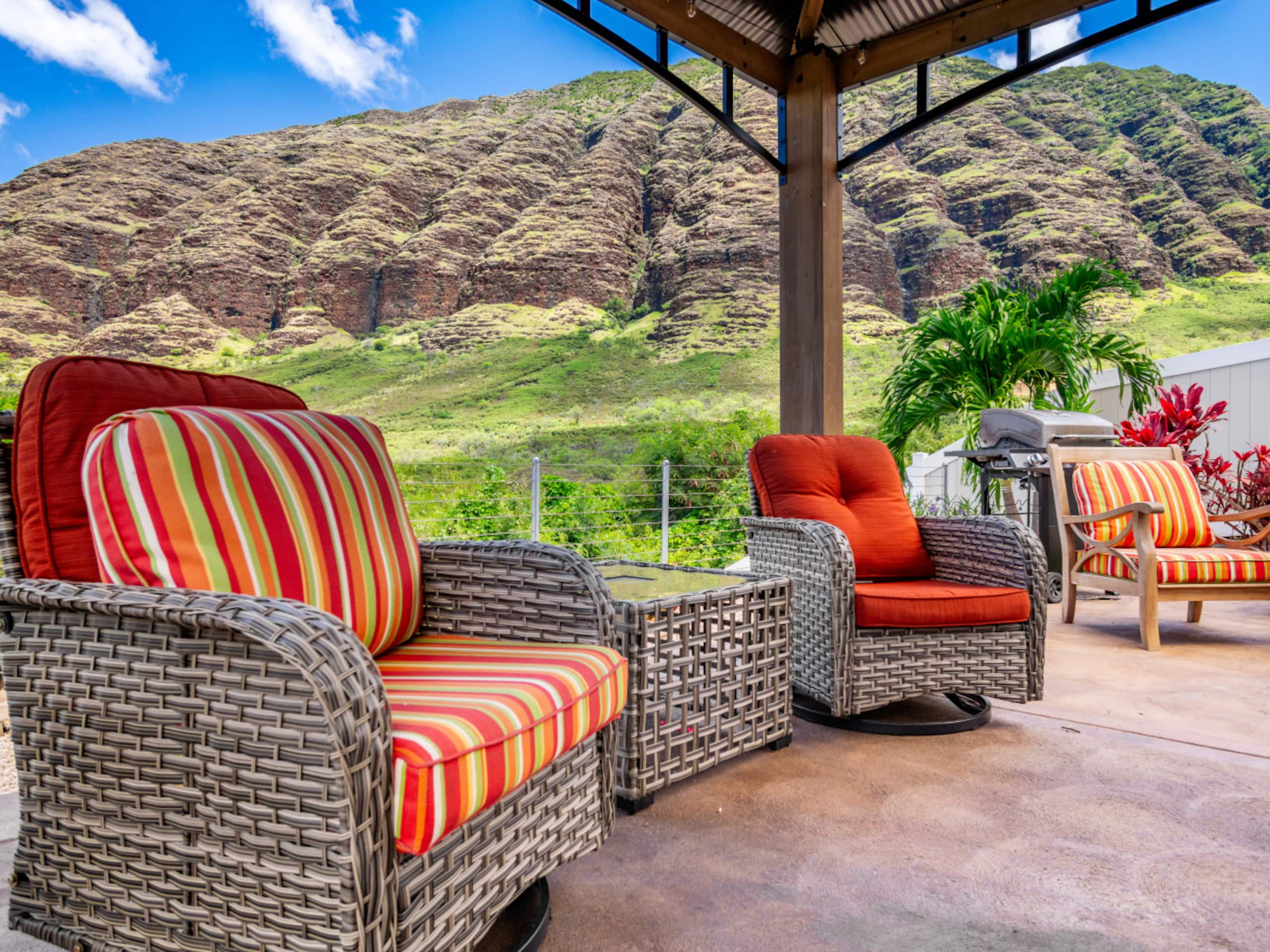Home in Makaha Valley · ★5.0 · 4 bedrooms · 5 beds · 2.5 private baths - Image 29