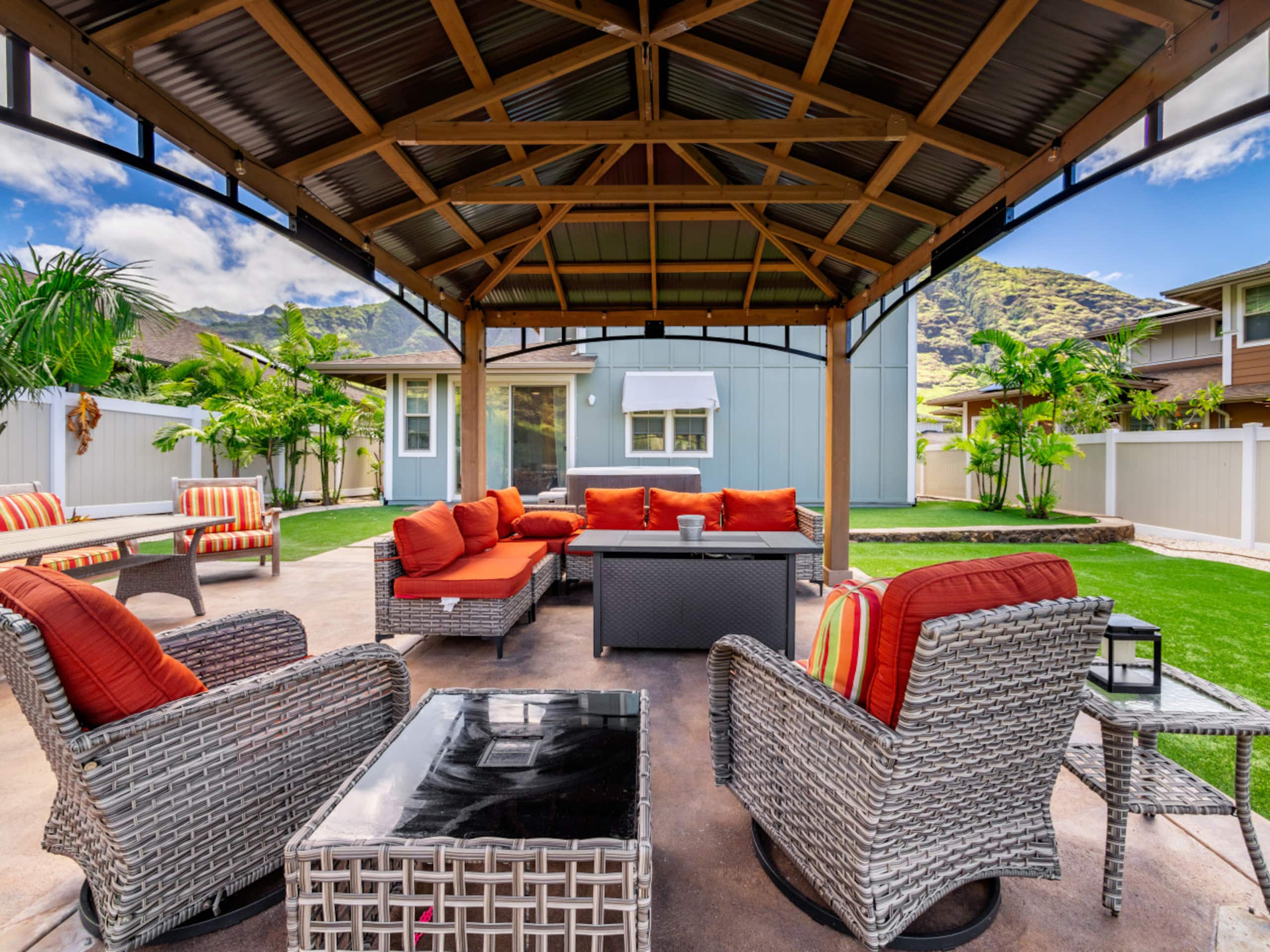 Home in Makaha Valley · ★5.0 · 4 bedrooms · 5 beds · 2.5 private baths - Image 79