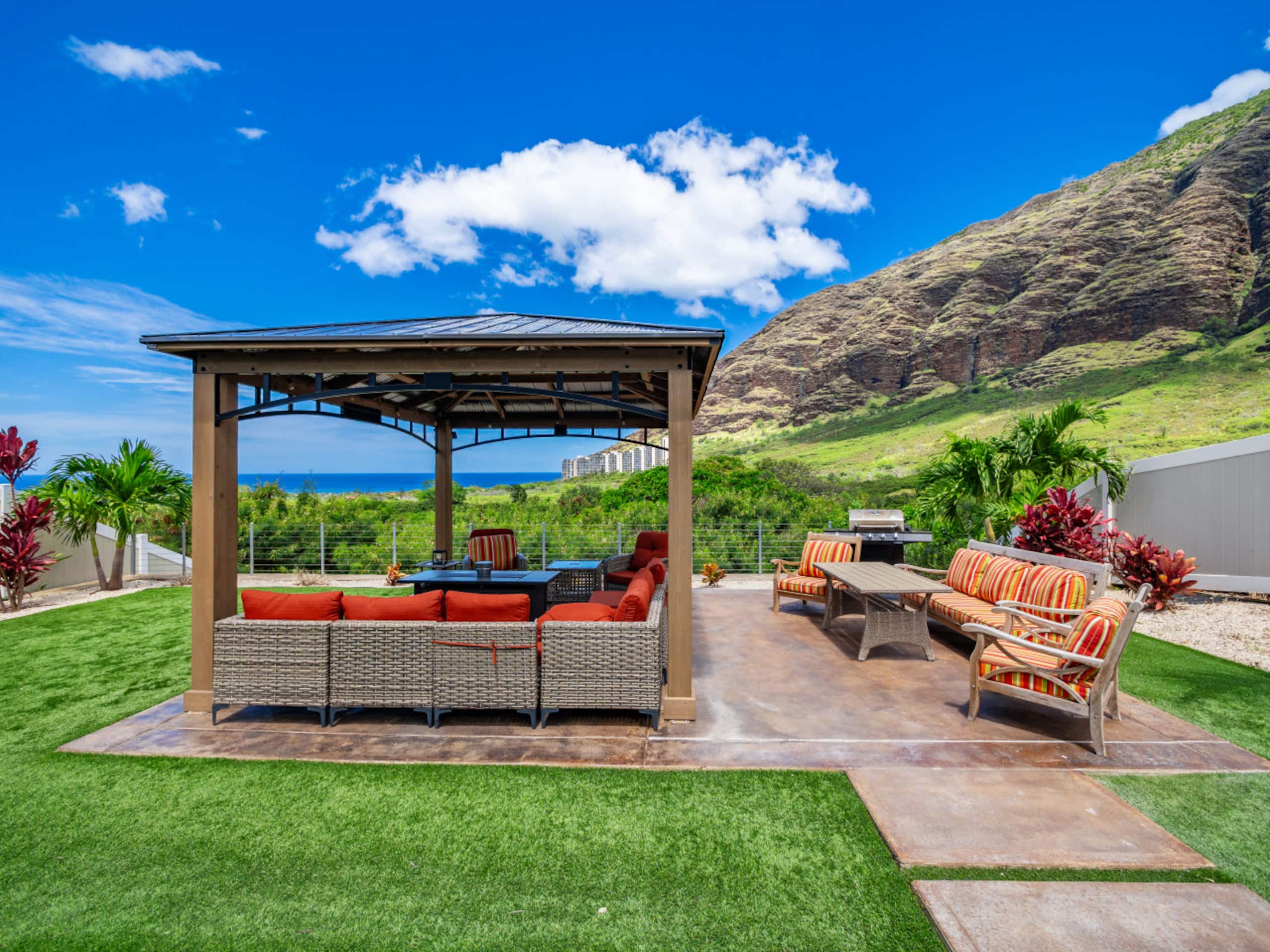 Home in Makaha Valley · ★5.0 · 4 bedrooms · 5 beds · 2.5 private baths - Image 81