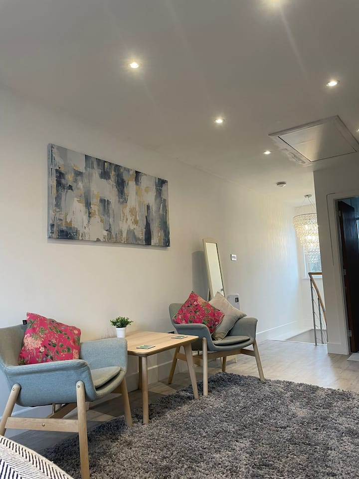 Stylish Studio Near South Downs + Free Parking - Arundel